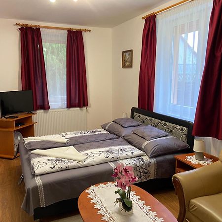 Vadrozsa Vendeghaz-Apartman Demjén Exterior foto