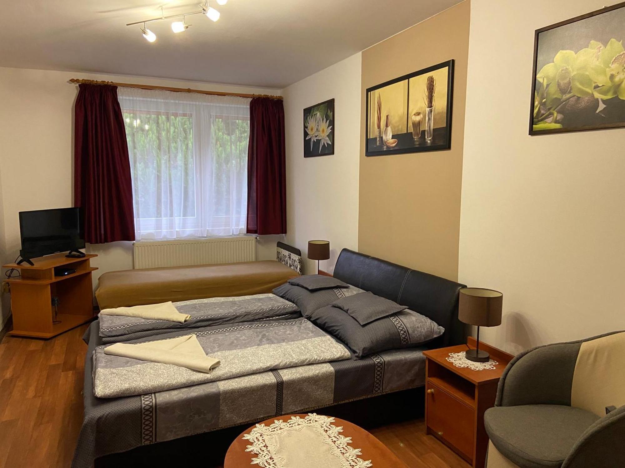 Vadrozsa Vendeghaz-Apartman Demjén Exterior foto